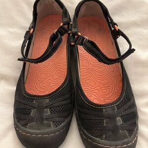 Merrell Black and Pink Women's Flats